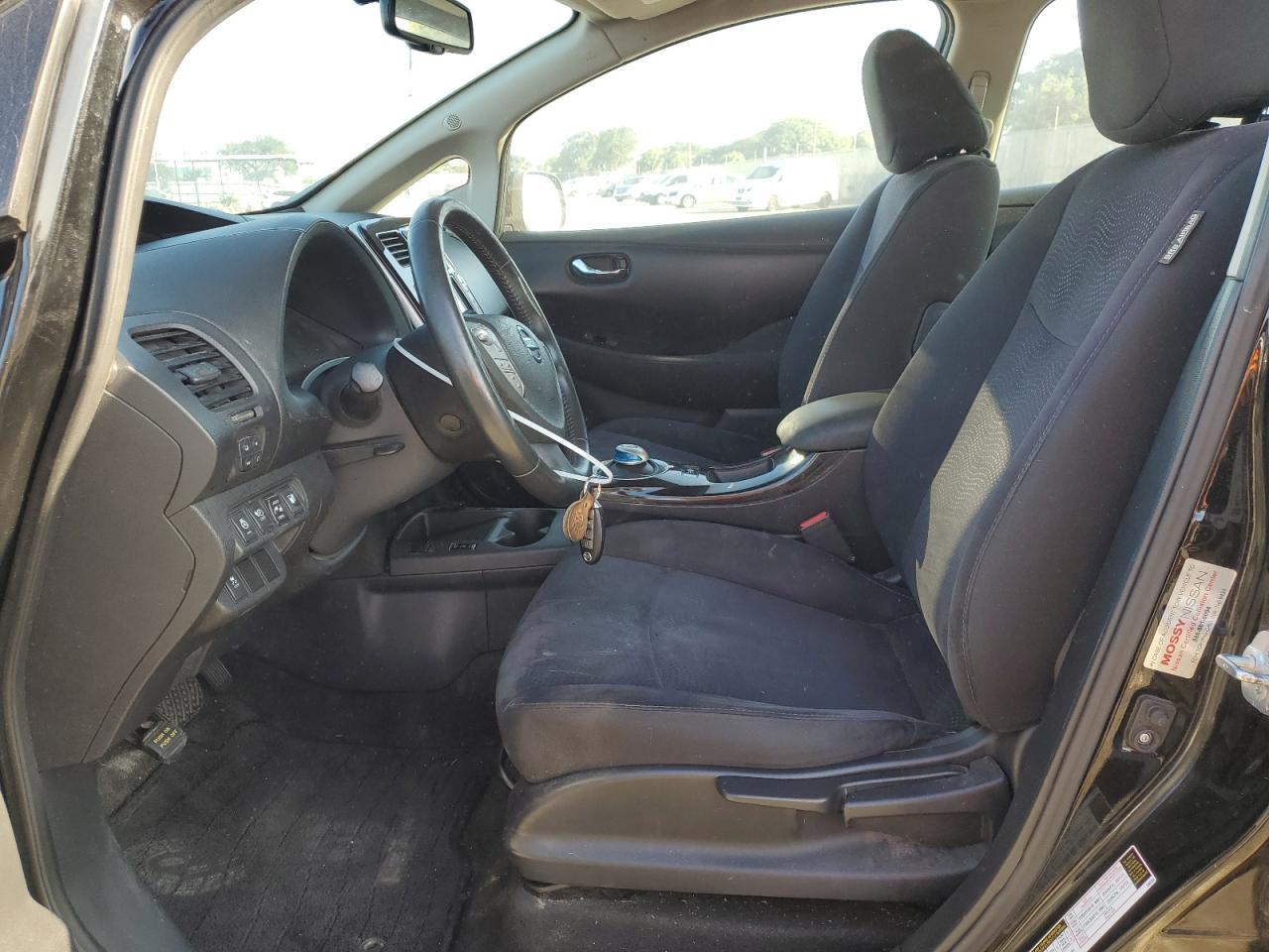 2015 Nissan Leaf S - Image 7