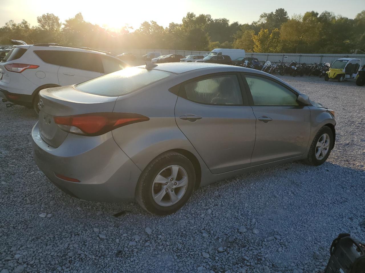 2015 Hyundai Elantra Se - Image 3