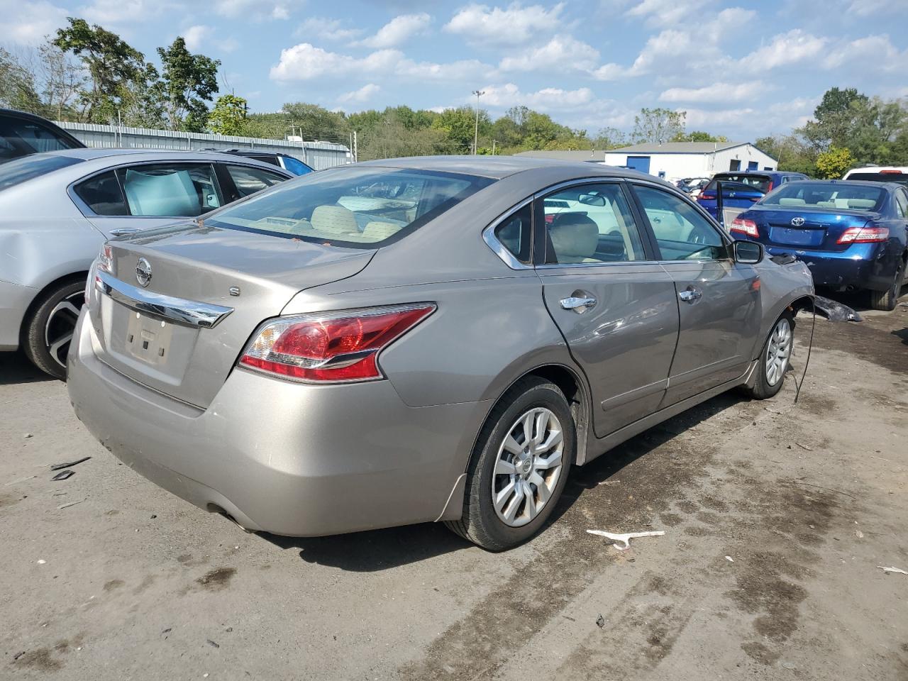 2015 Nissan Altima 2.5 - Фото 3