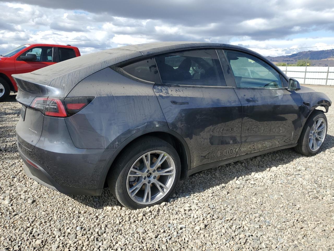 2023 Tesla Model Y - Image 3