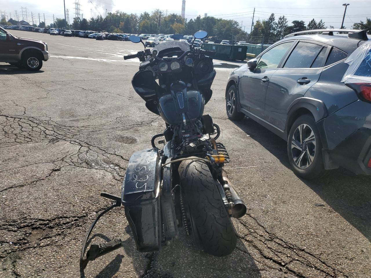 2018 Harley-Davidson Fltrxs Road Glide Special - Фото 4