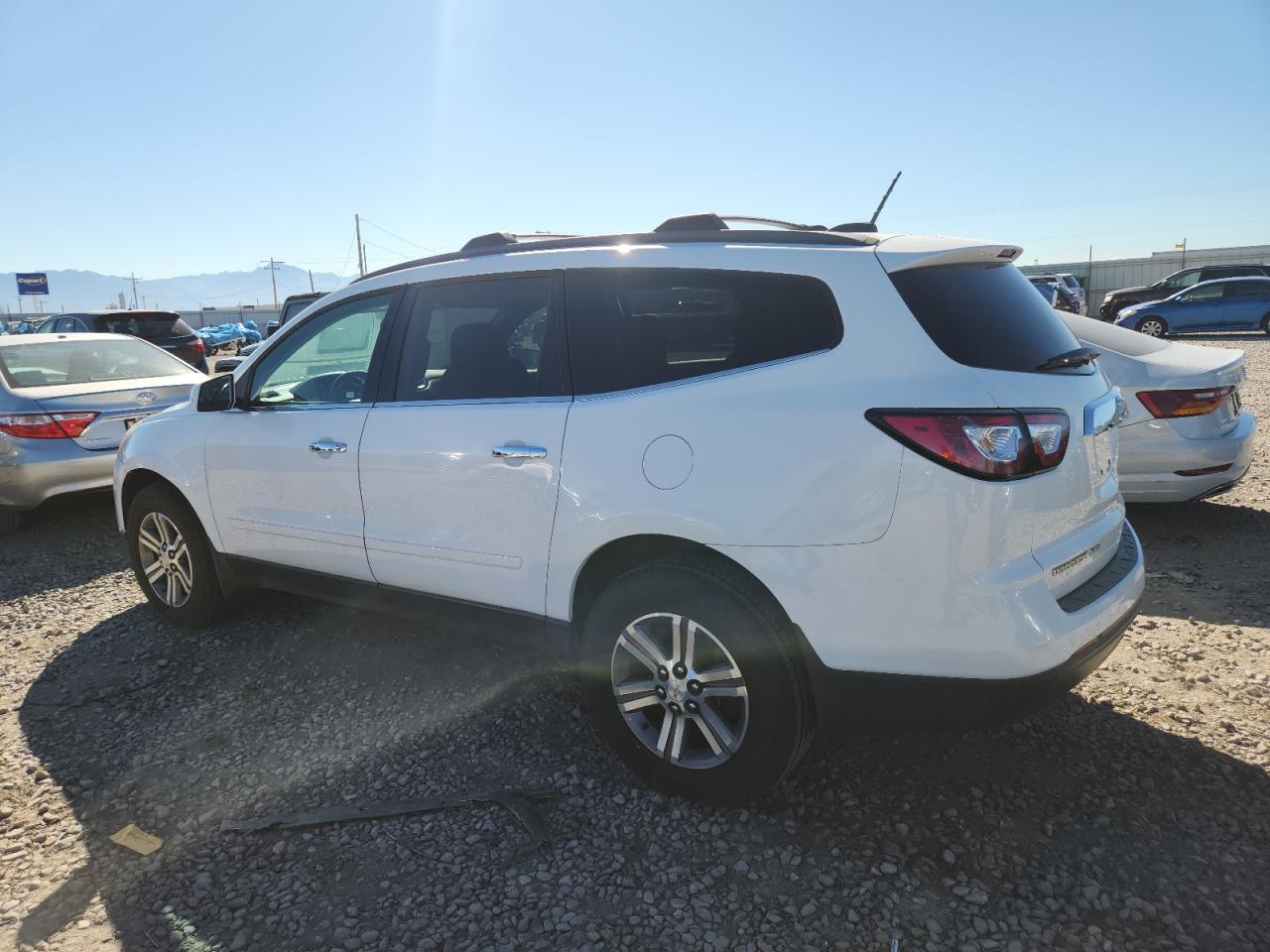 2017 Chevrolet Traverse Lt - Фото 2