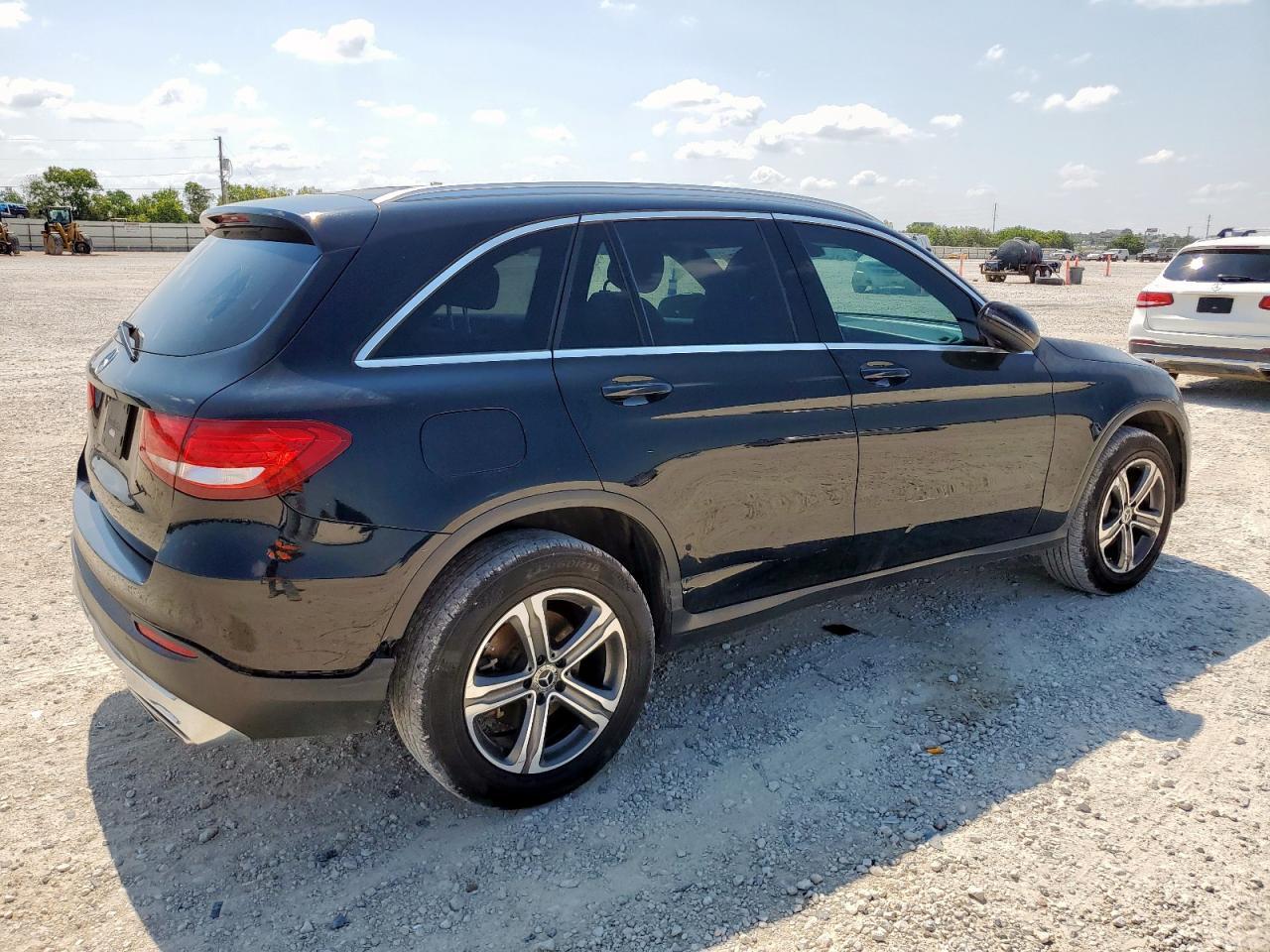 2018 Mercedes-Benz Glc 300 - Image 3