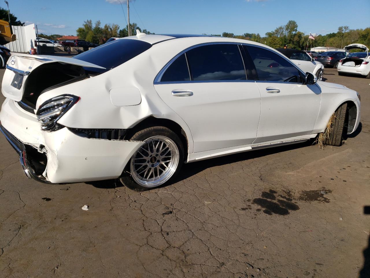 2019 Mercedes-Benz S 560 4Matic - Image 3