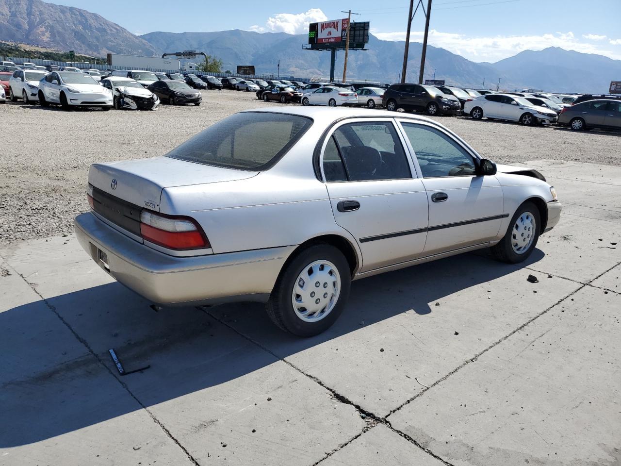 1996 Toyota Corolla Base - Фото 3