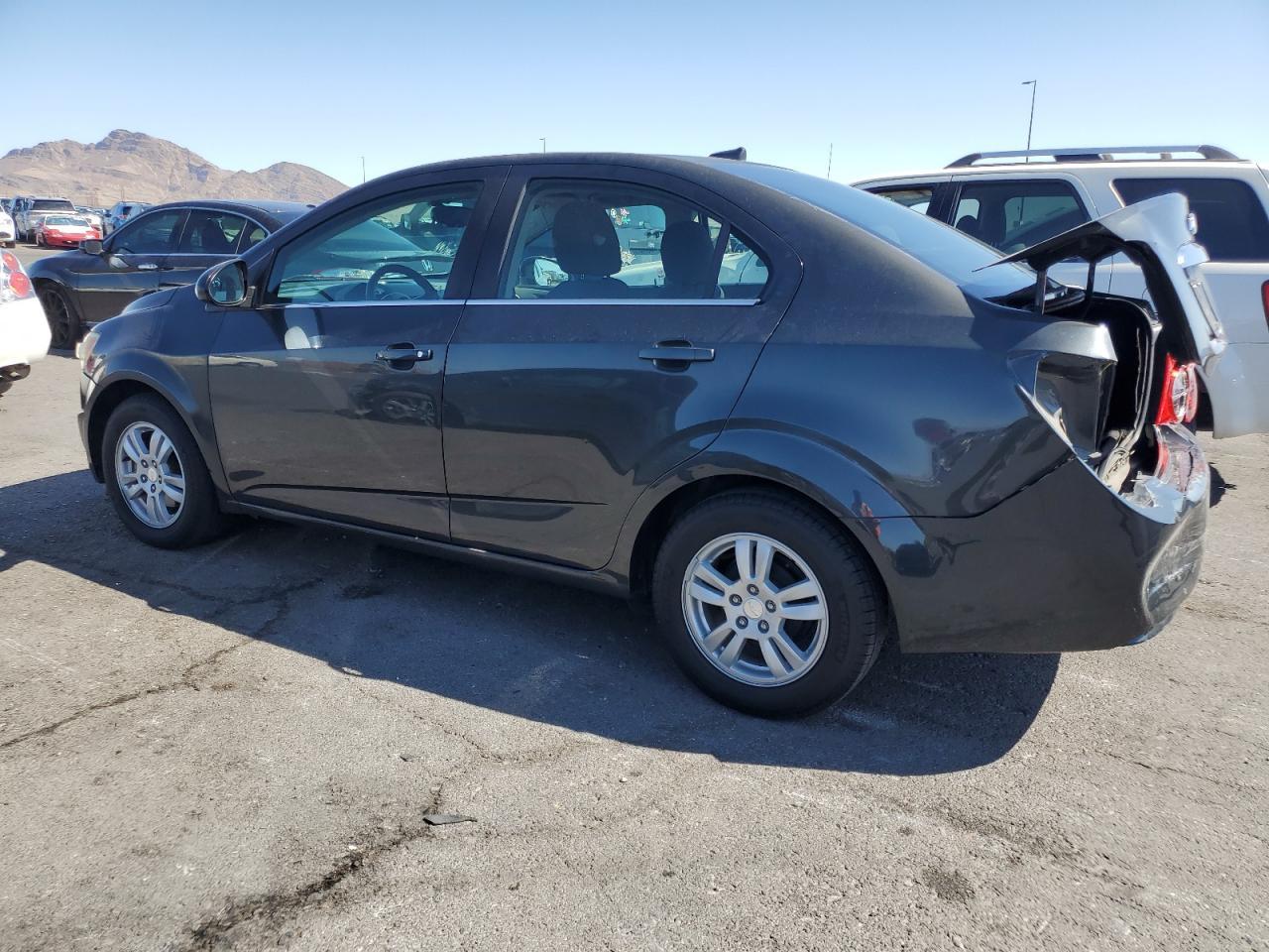 2014 Chevrolet Sonic - Фото 2