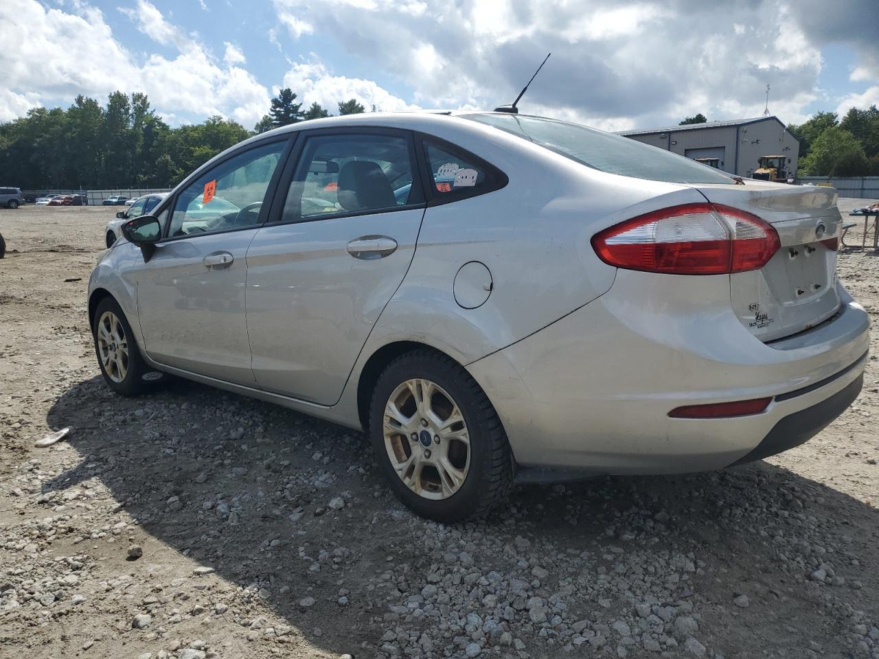 2014 Ford Fiesta Se - Фото 2