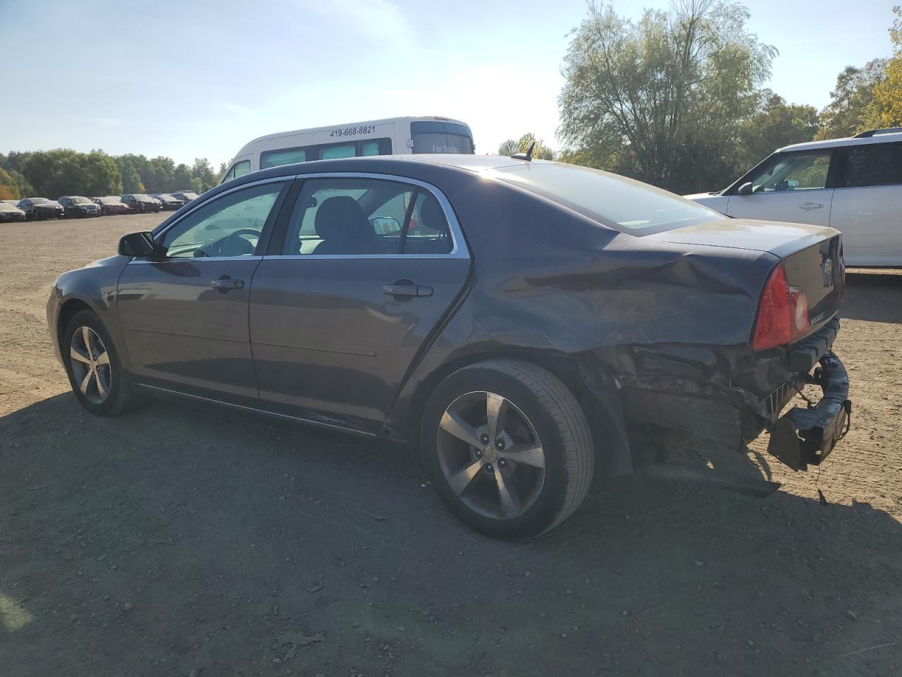 2011 Chevrolet Malibu 1Lt - Image 2