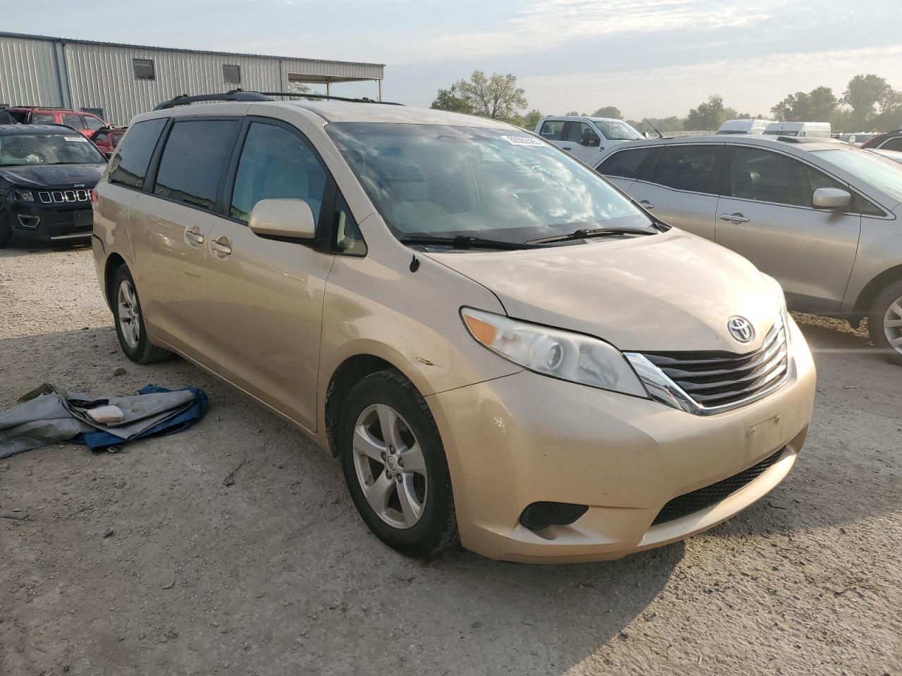 2012 Toyota Sienna Le - Фото 4