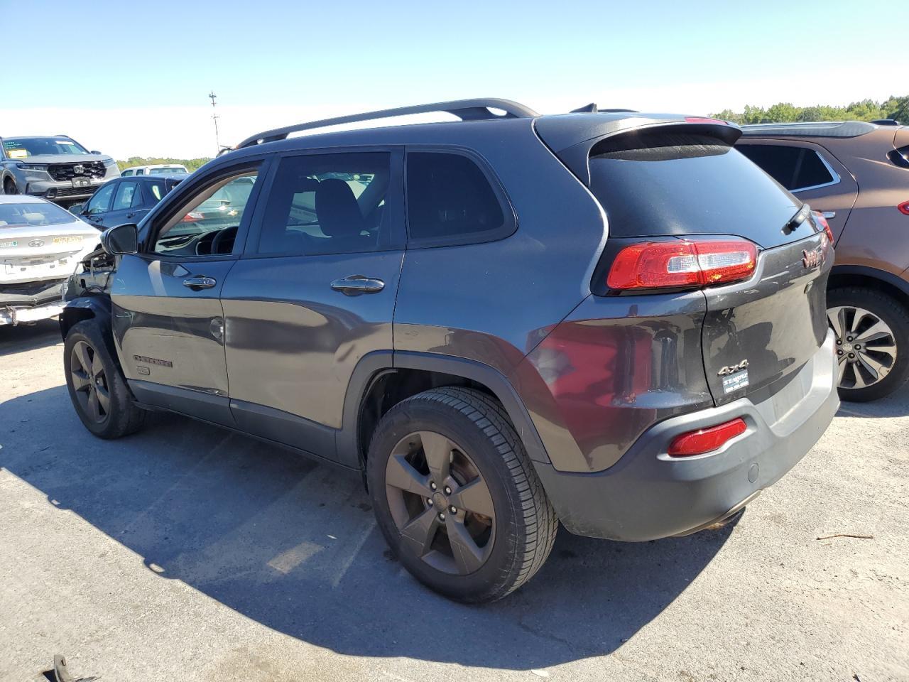 2016 Jeep Cherokee Latitude - Image 2
