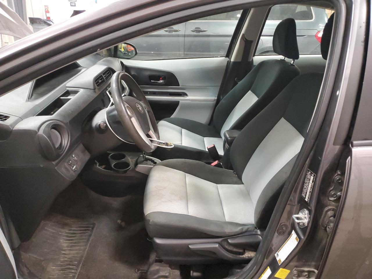 2014 Toyota Prius C - Image 7