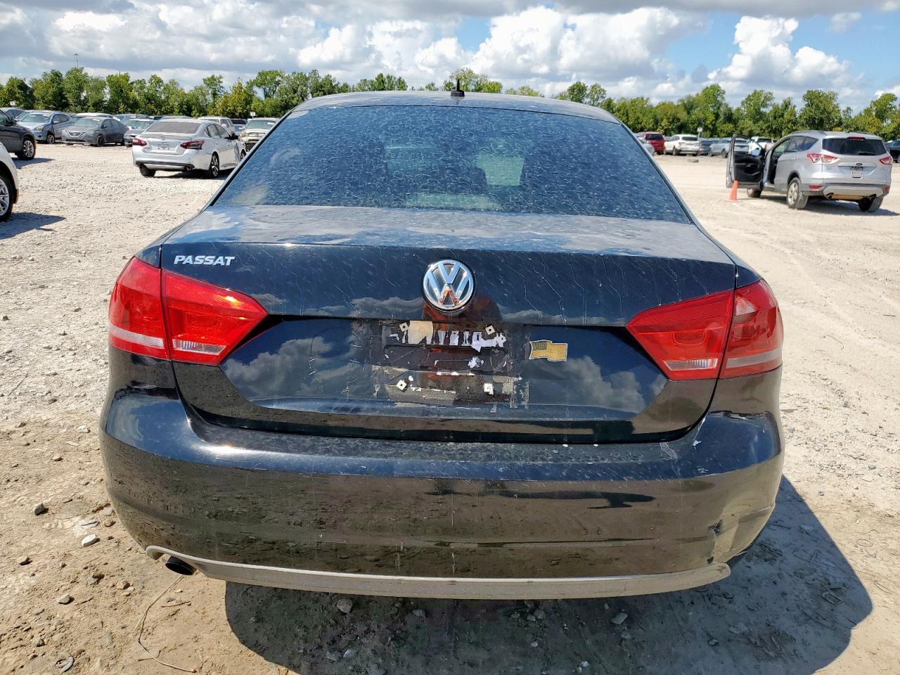 2012 Volkswagen Passat S - Image 6