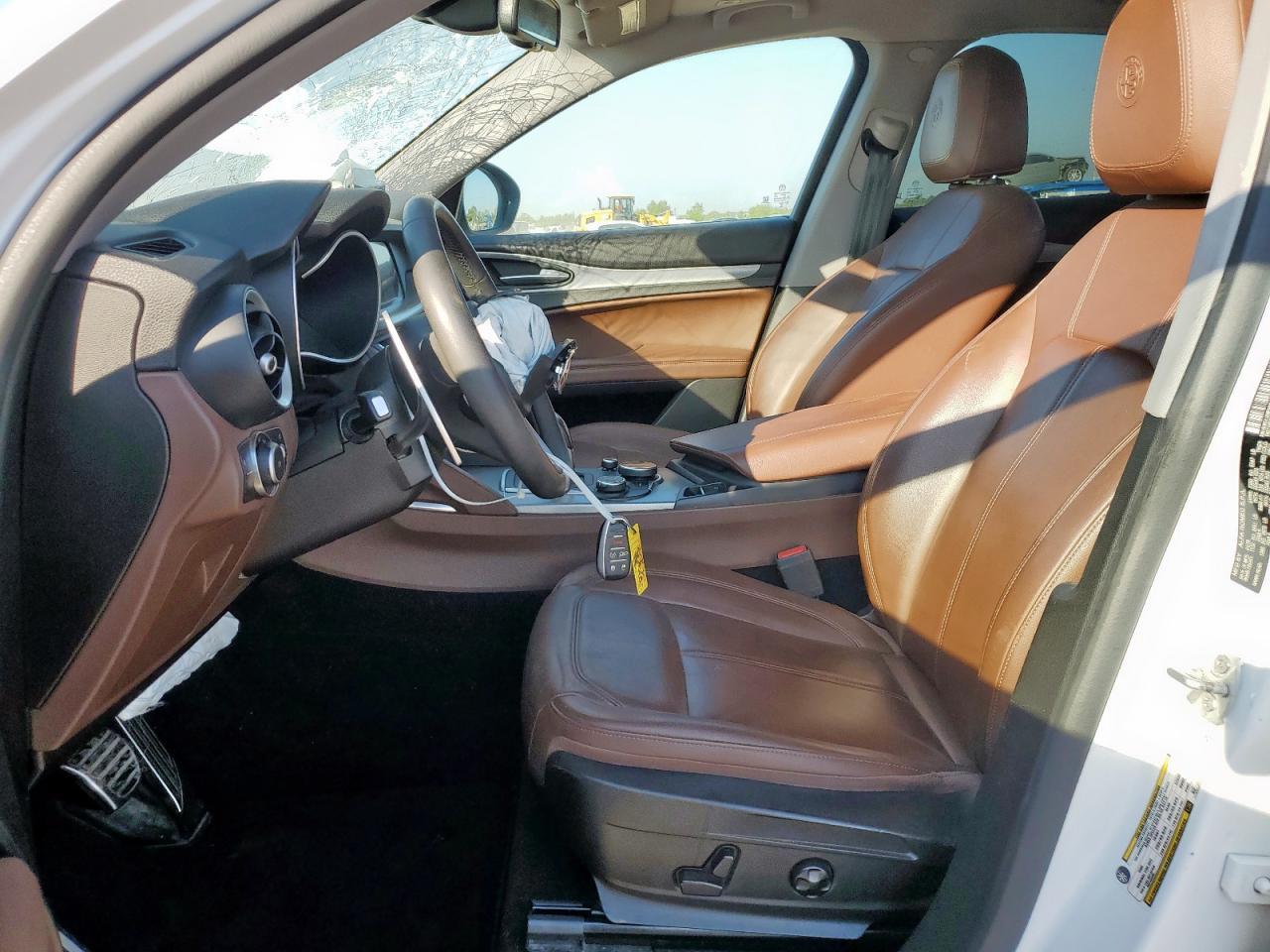 2019 Alfa Romeo Stelvio - Image 7