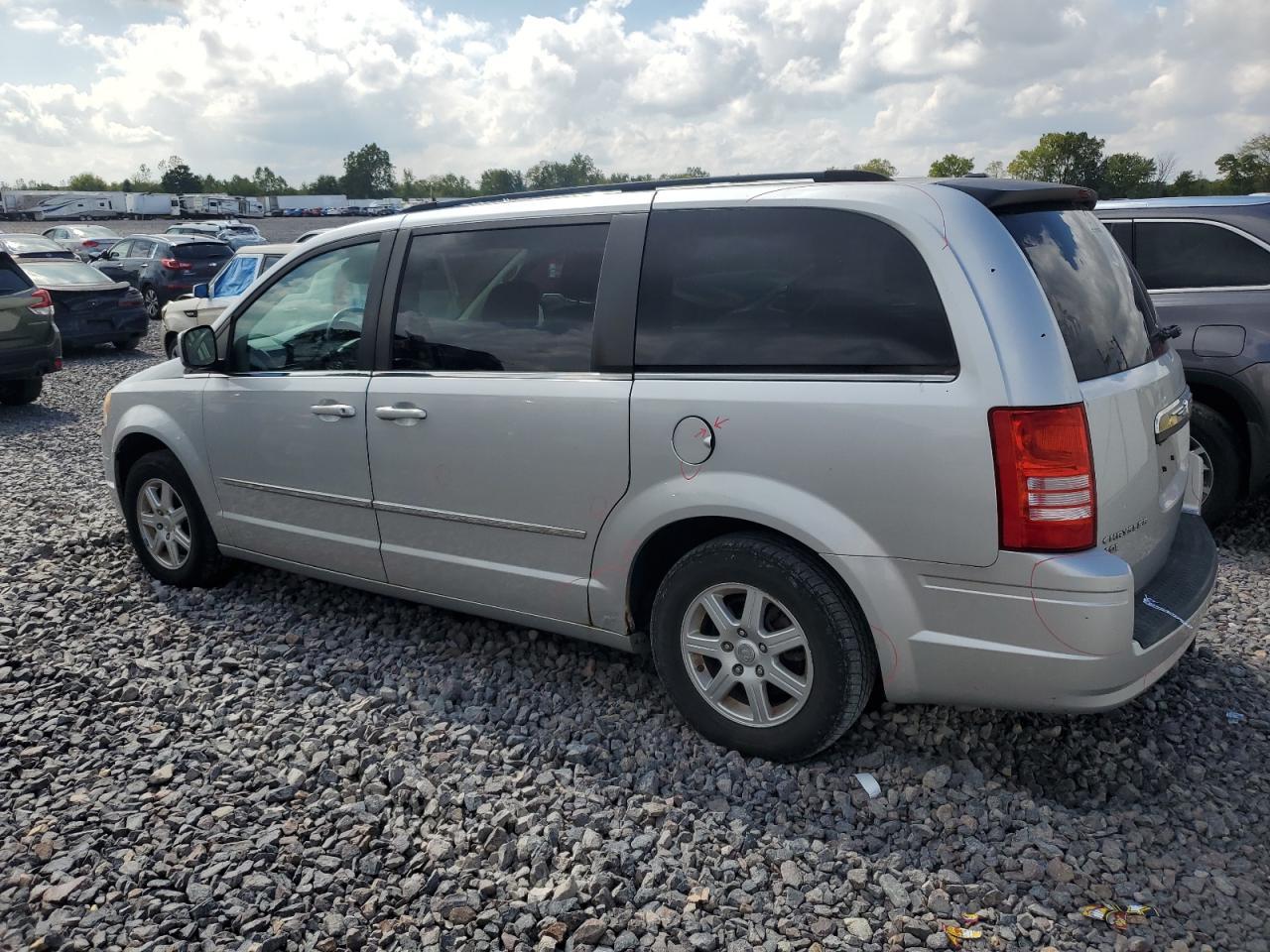 2010 Chrysler Town & Country Touring Plus - Image 2
