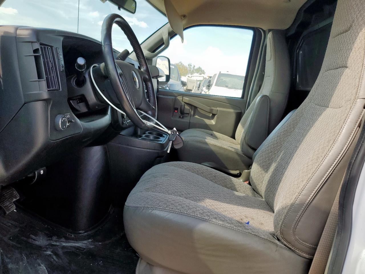 2023 Chevrolet Express G2500 - Фото 7