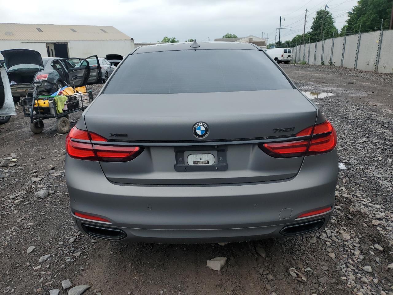 2016 BMW 750 Xi - Фото 6