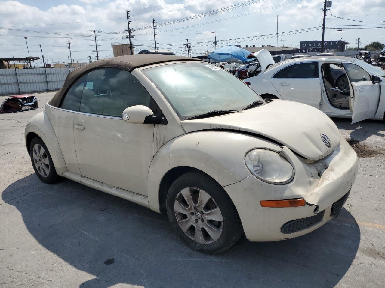 2009 Volkswagen New Beetle S - Image 4