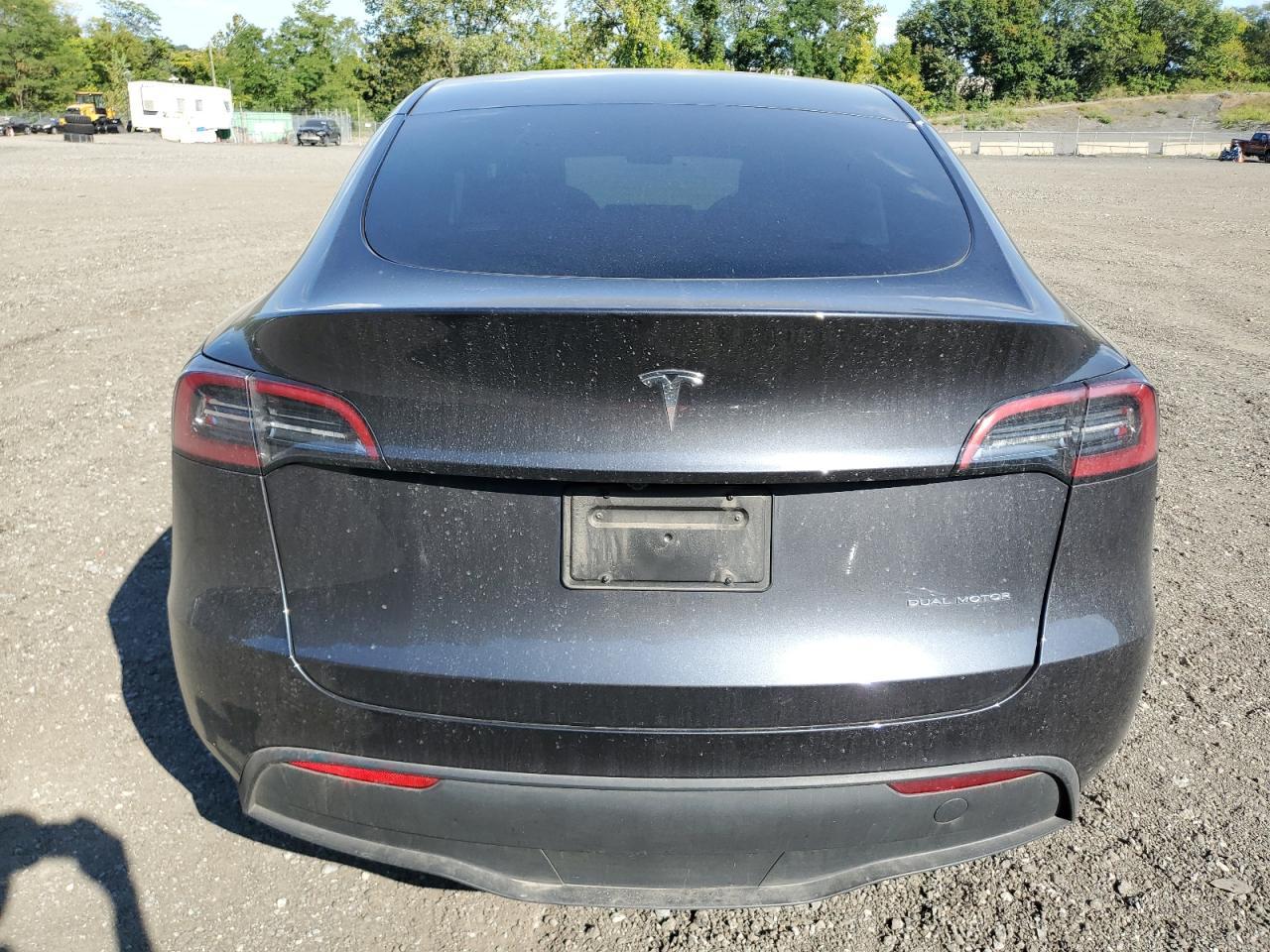 2024 Tesla Model Y - Image 6