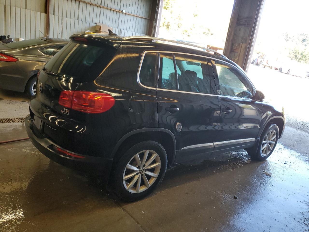 2017 Volkswagen Tiguan Wolfsburg - Фото 3