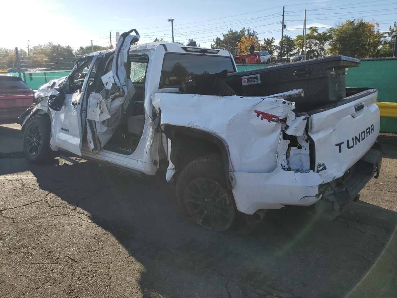 2024 Toyota Tundra Crewmax Limited - Фото 2