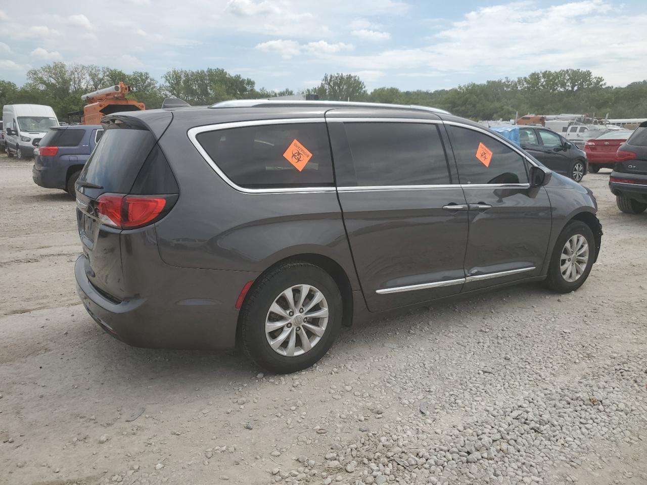 2019 Chrysler Pacifica Touring L - Image 3