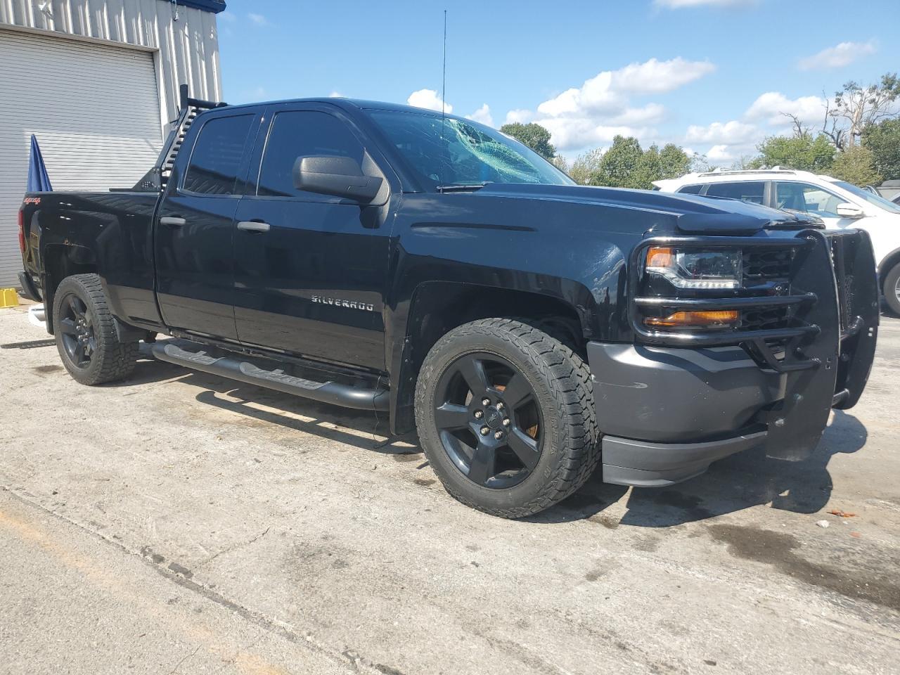 2016 Chevrolet Silverado K1500 - Image 4