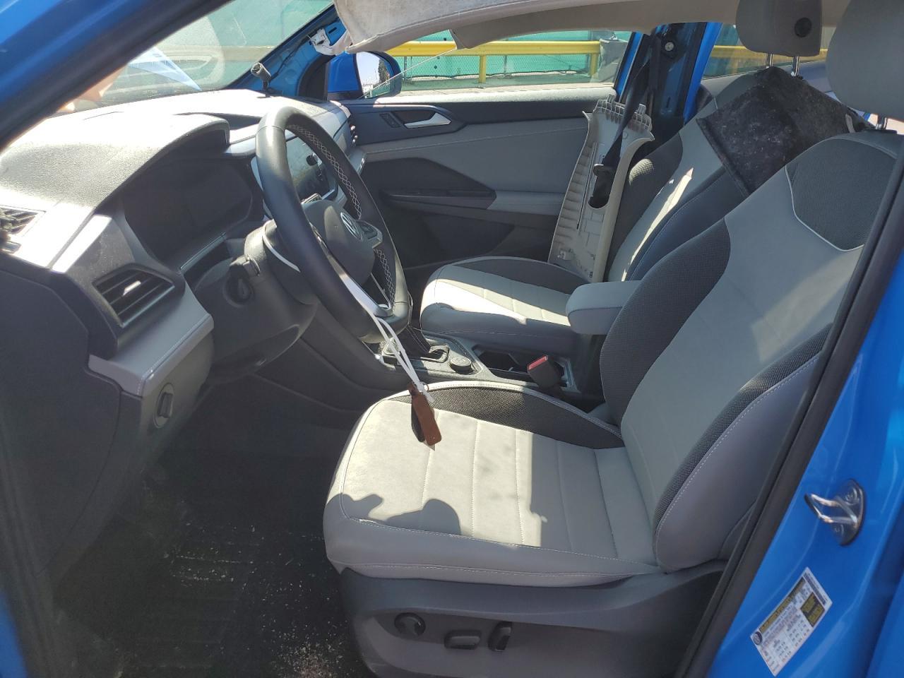 2024 Volkswagen Taos Se - Image 7