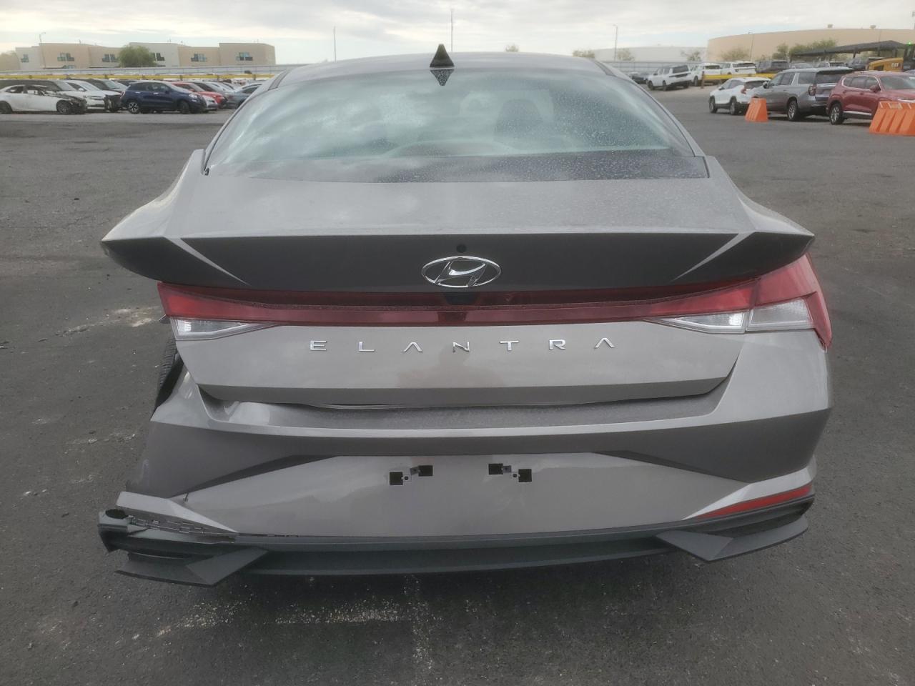 2023 Hyundai Elantra Se - Фото 6