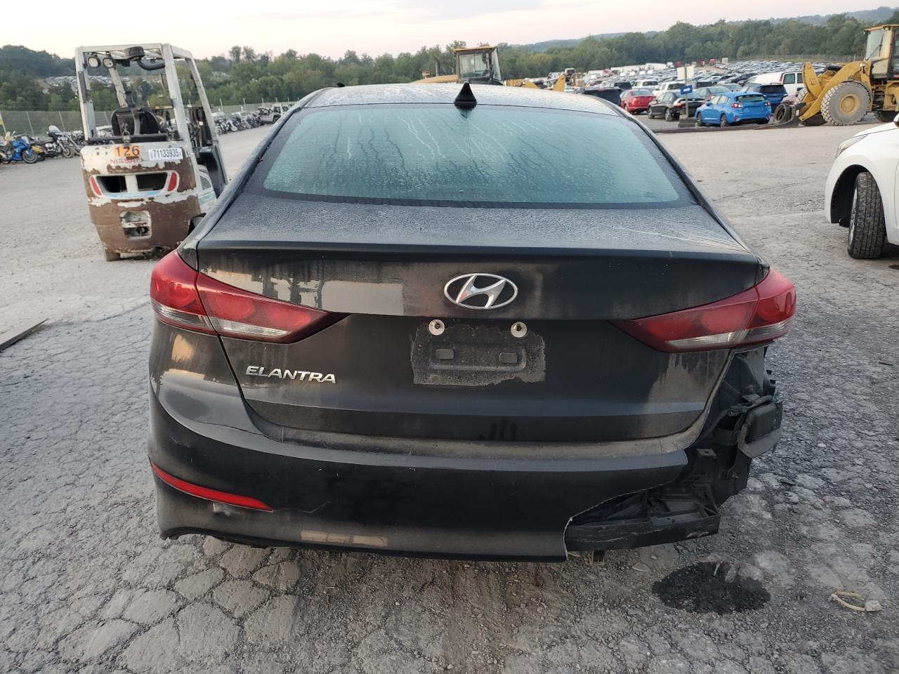 2017 Hyundai Elantra Se - Image 6