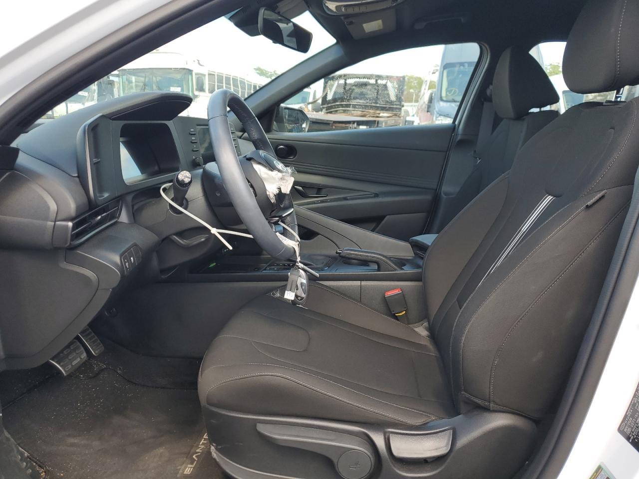 2025 Hyundai Elantra Sel Sport - Фото 7