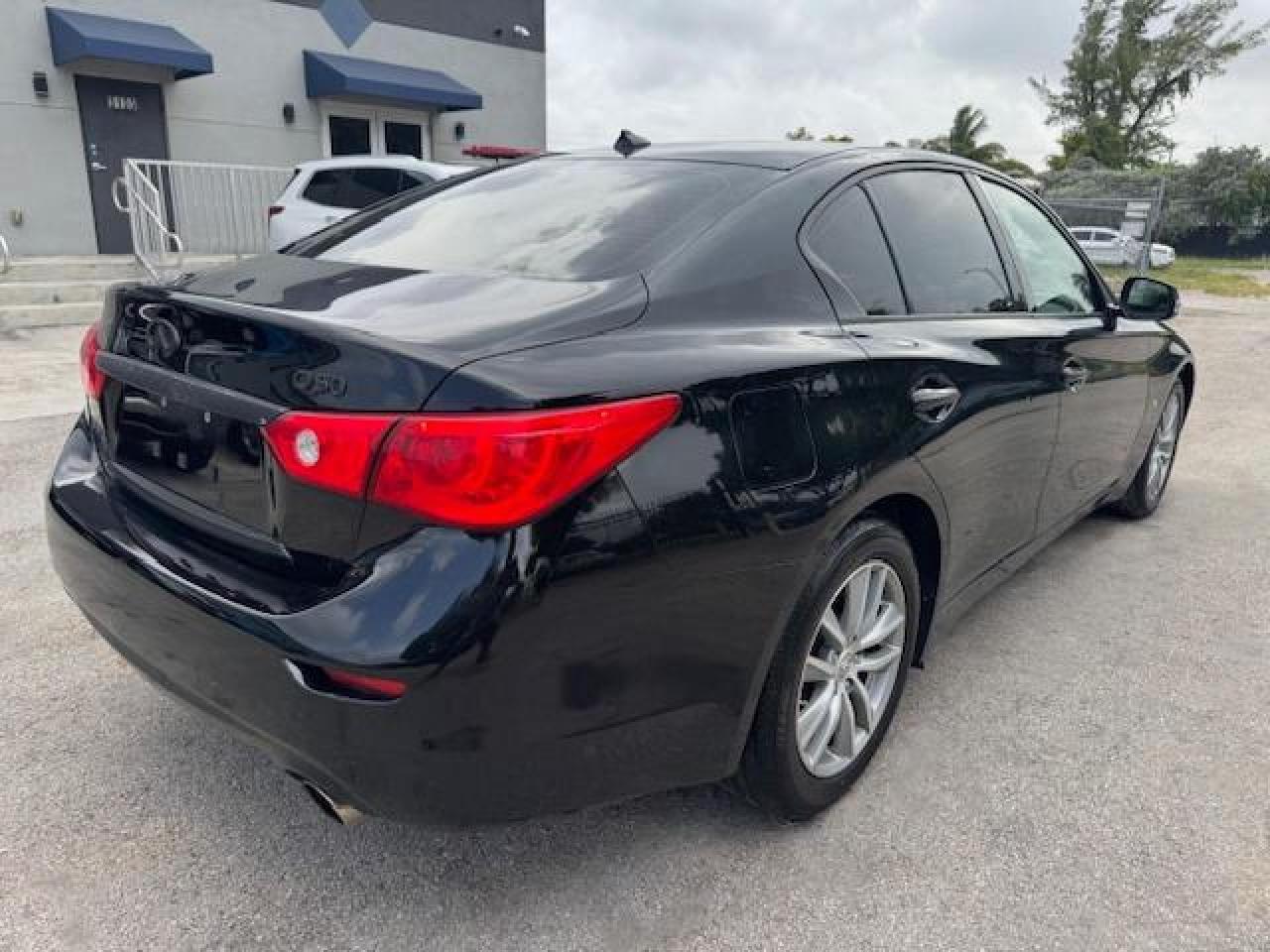 2017 Infiniti Q50 Premium - Фото 3