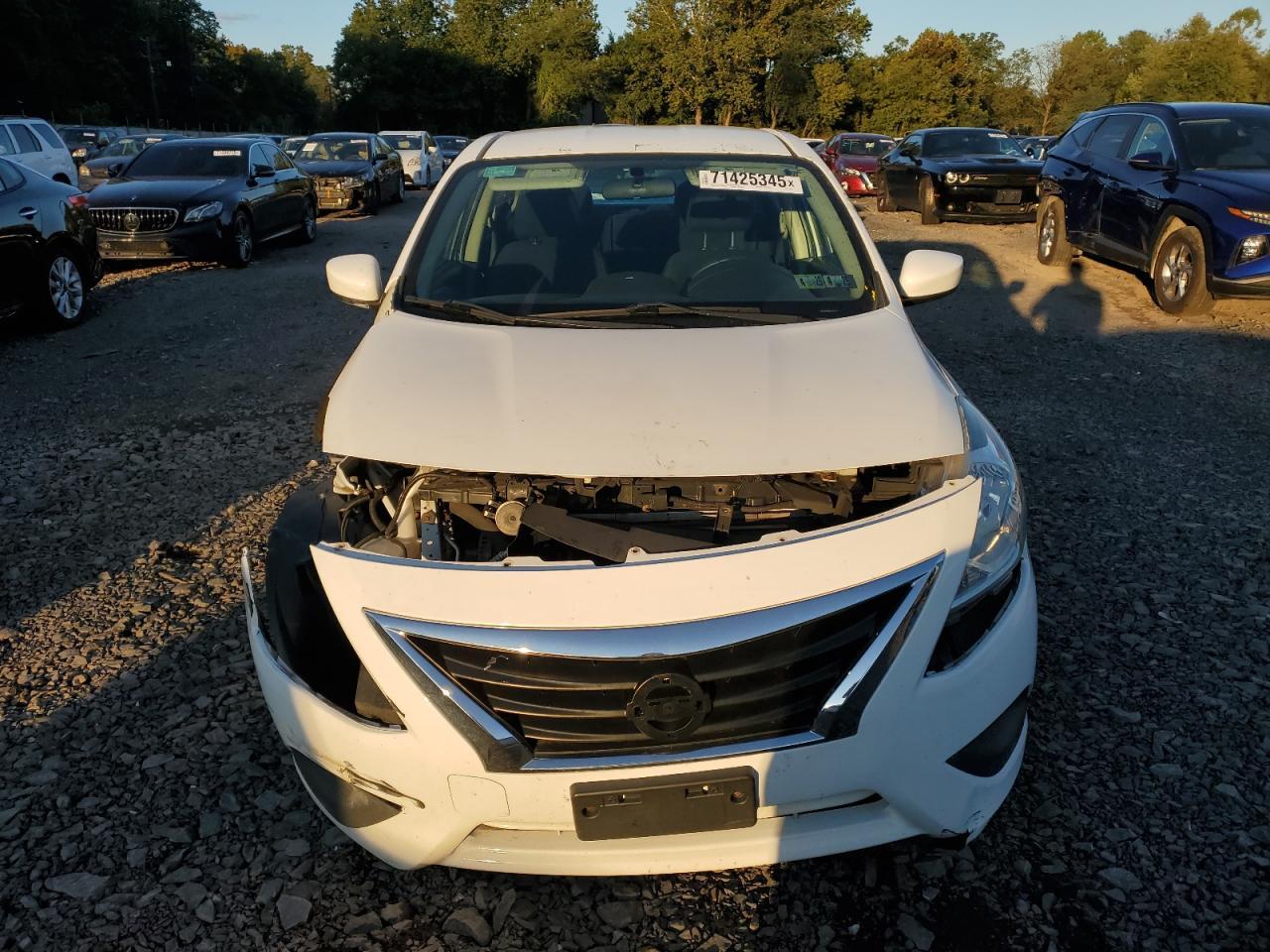 2017 Nissan Versa S - Фото 5