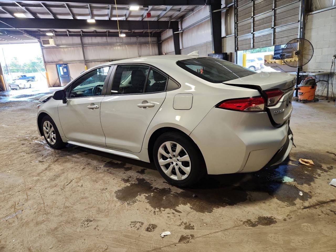 2020 Toyota Corolla Le - Image 2