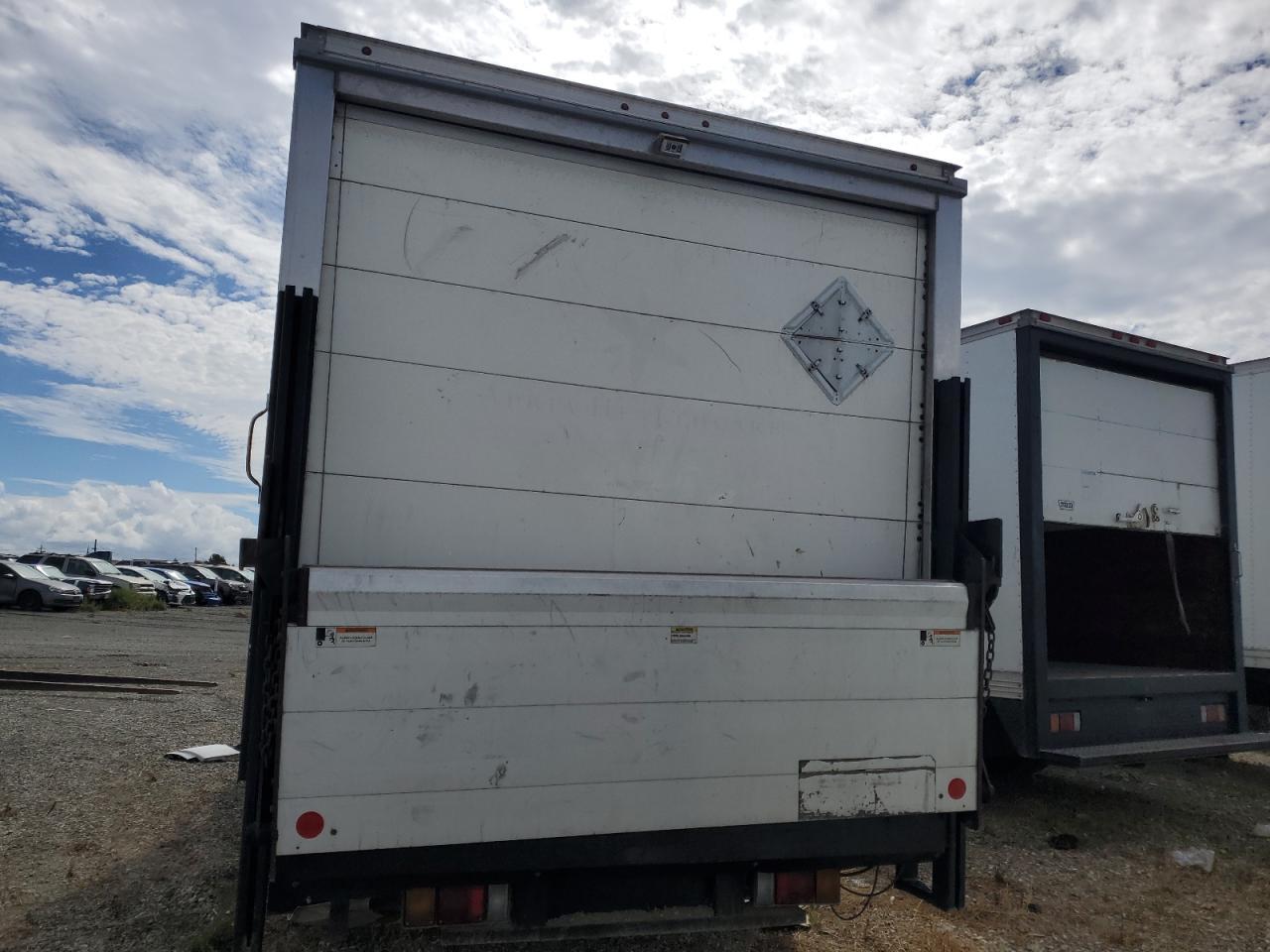 2014 Isuzu Npr - Image 6