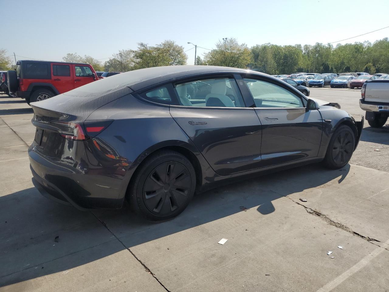 2025 Tesla Model 3 - Image 3
