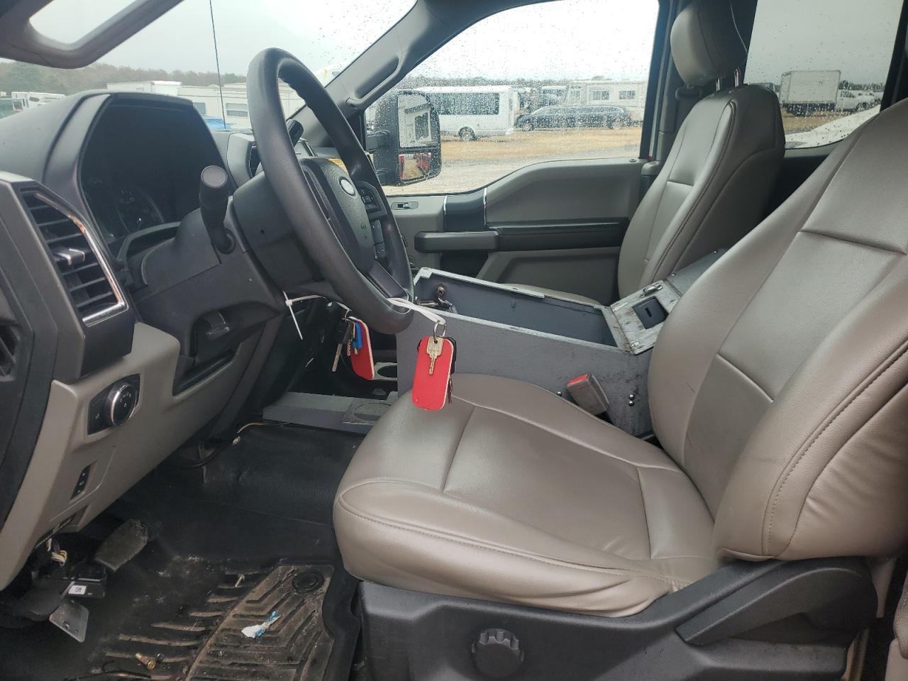 2017 Ford F550 Super Duty - Фото 7