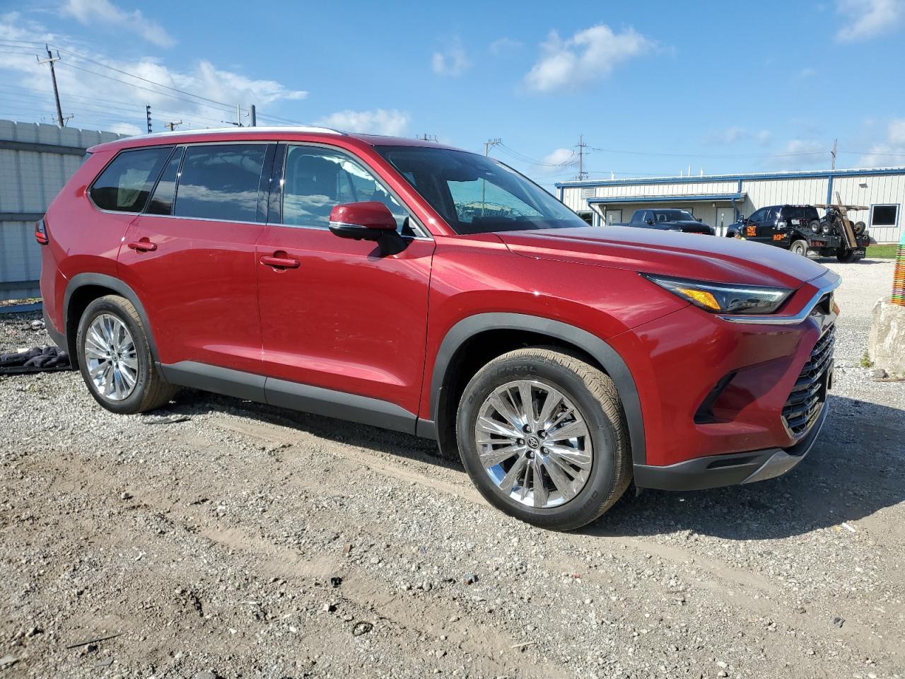 2025 Toyota Grand Highlander Le - Image 4