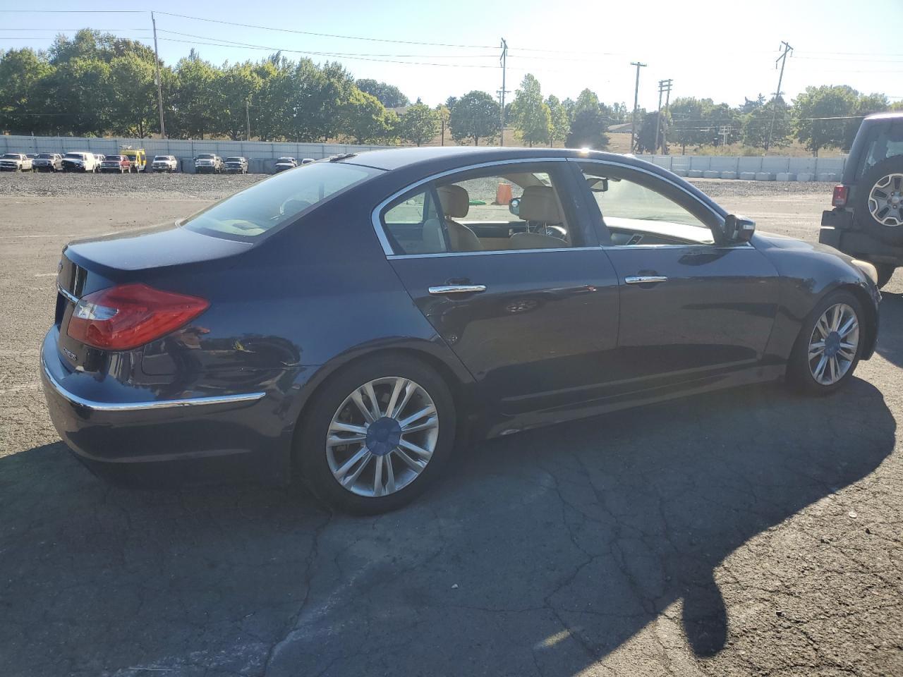 2013 Hyundai Genesis 3.8L - Image 3