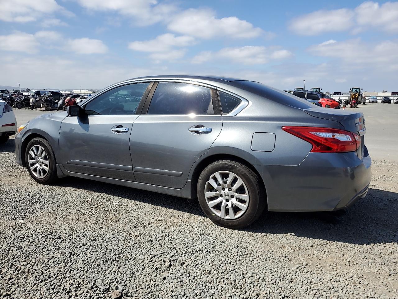 2017 Nissan Altima 2.5 - Фото 2