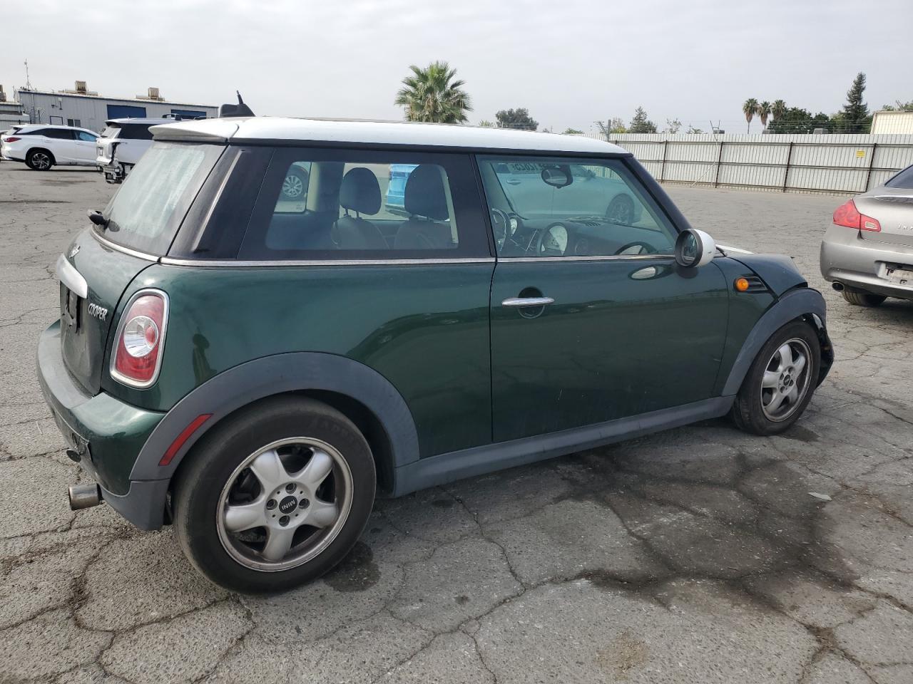 2011 Mini Cooper - Image 3