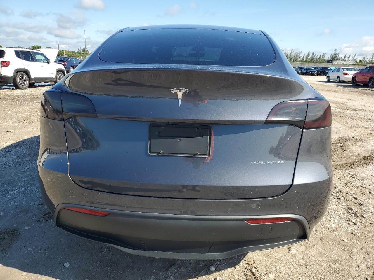 2022 Tesla Model Y - Фото 6