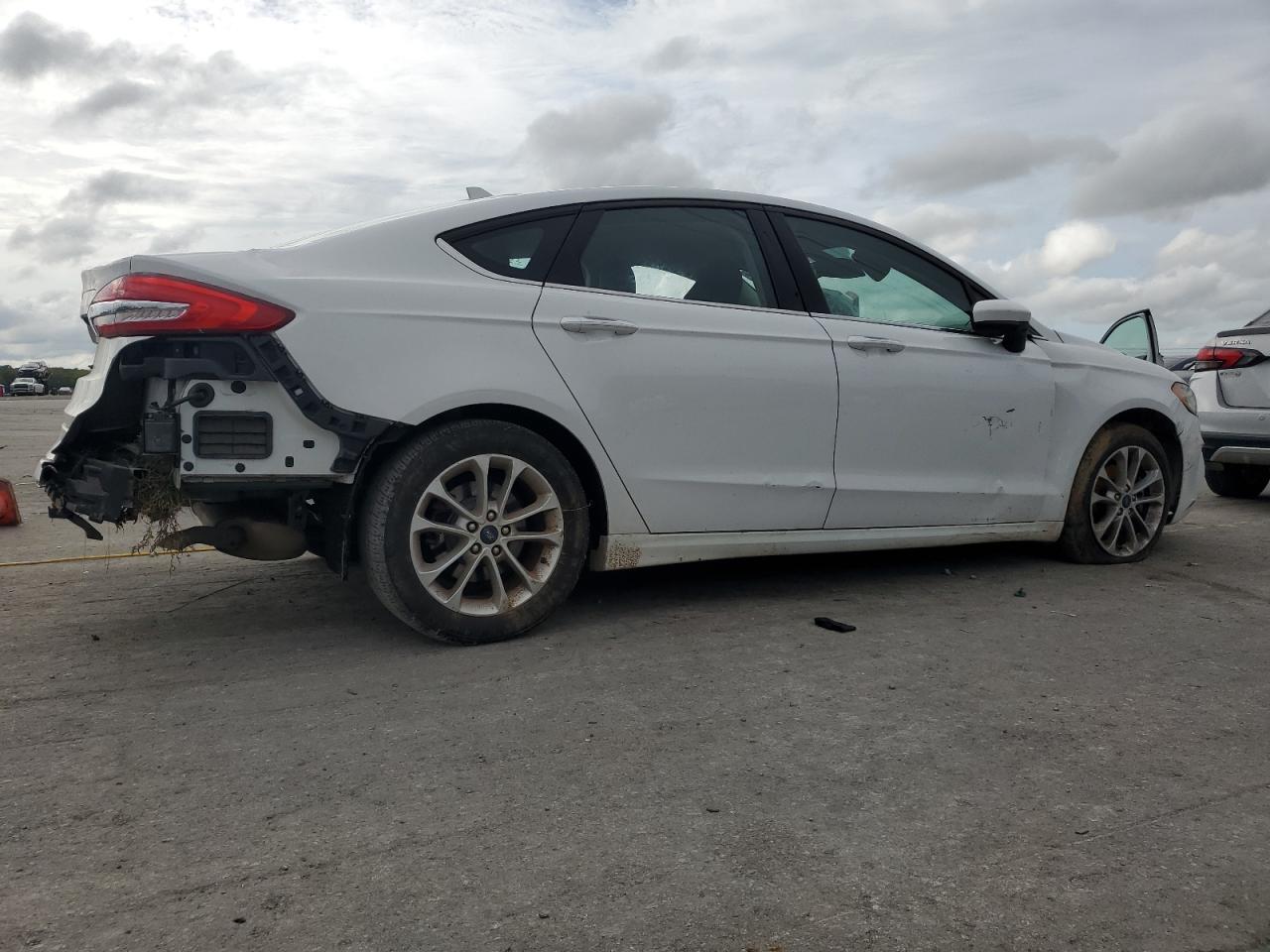 2020 Ford Fusion Se - Фото 3