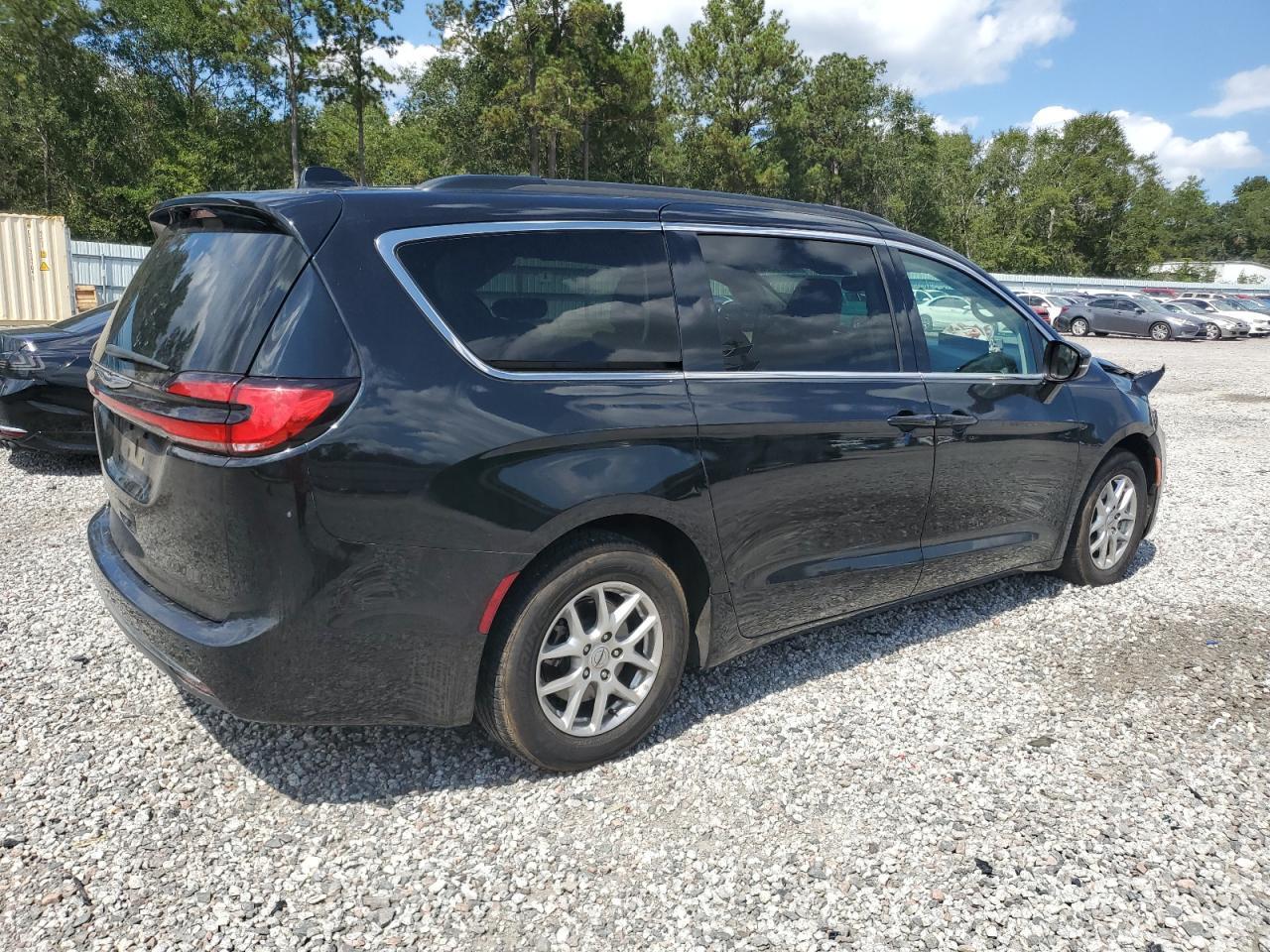 2022 Chrysler Pacifica Touring L - Фото 3