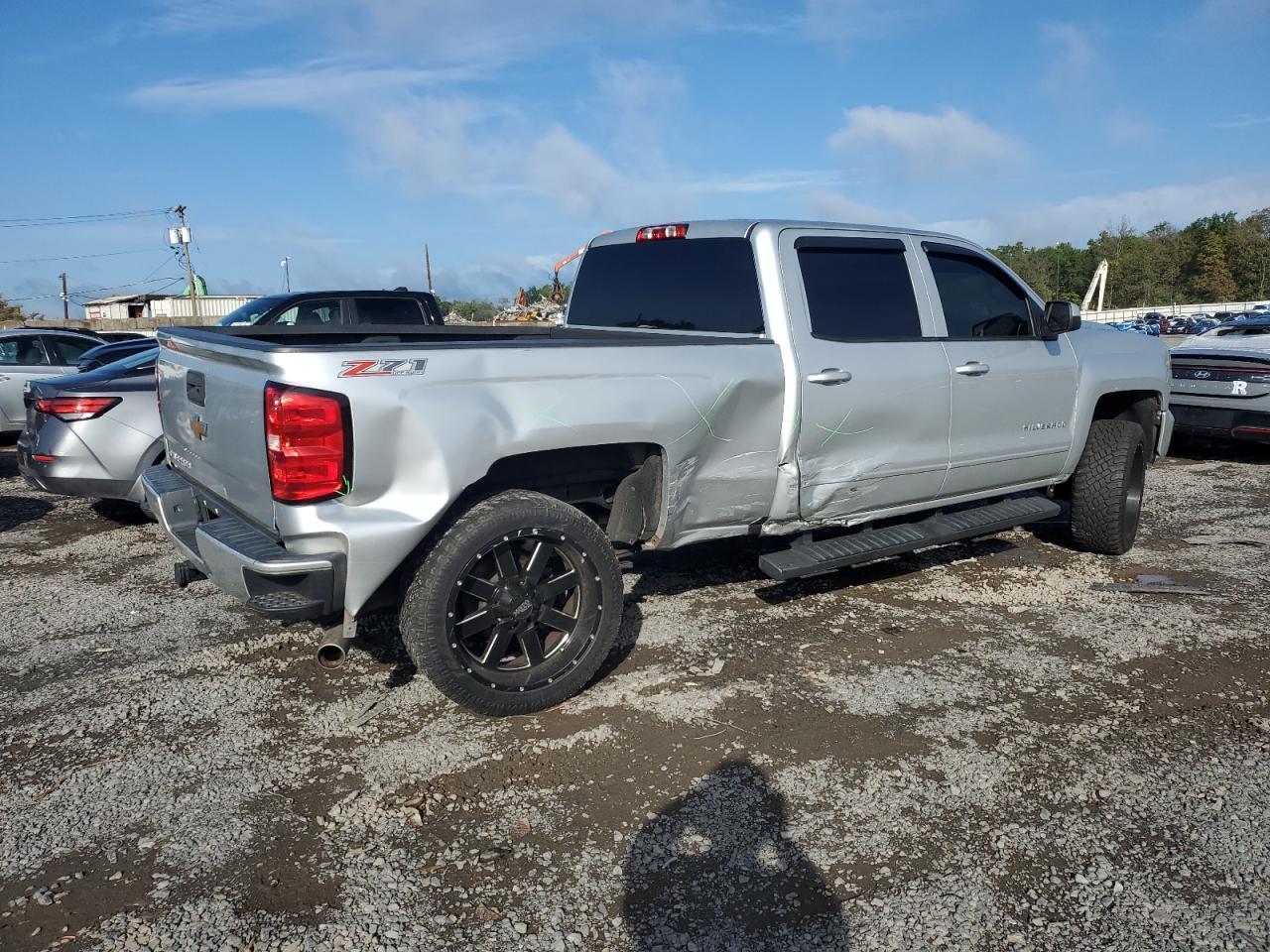 2017 Chevrolet Silverado K1500 Lt - Image 3