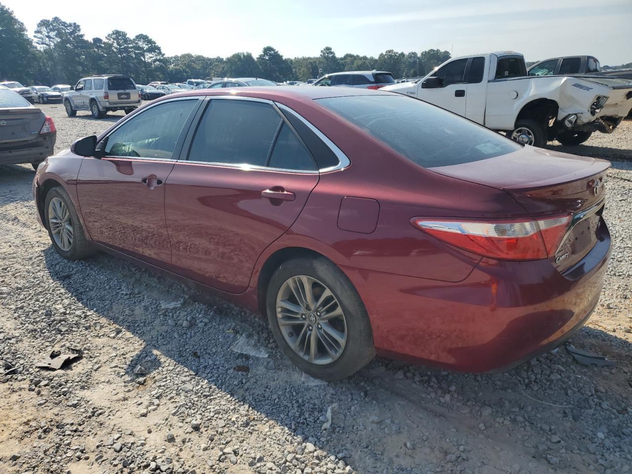 2017 Toyota Camry Le - Фото 2