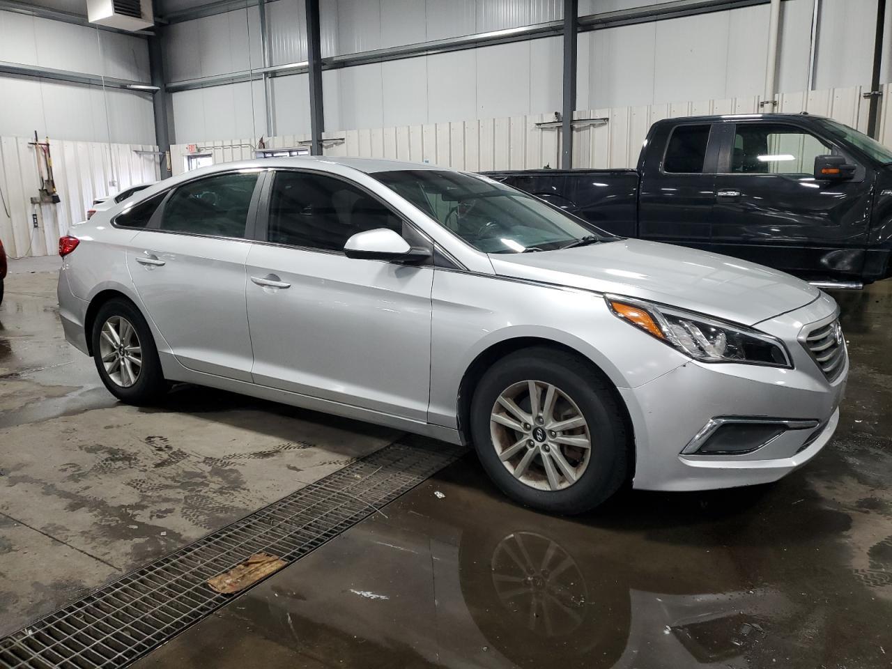 2017 Hyundai Sonata Se - Фото 4