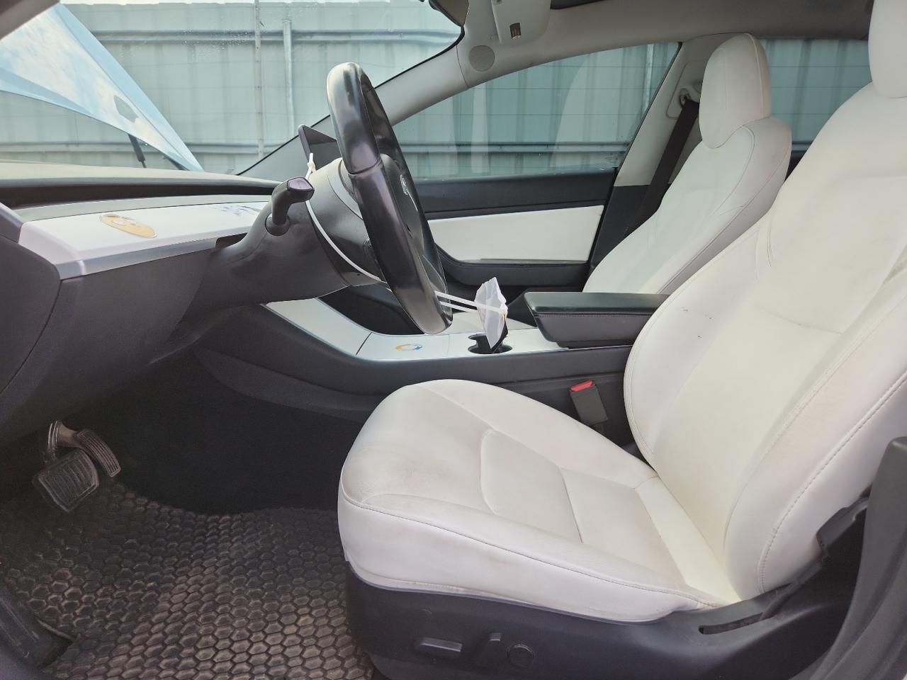 2018 Tesla Model 3 - Image 7