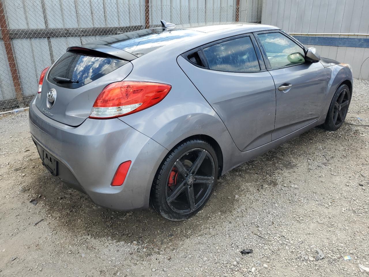 2014 Hyundai Veloster Base - Image 3