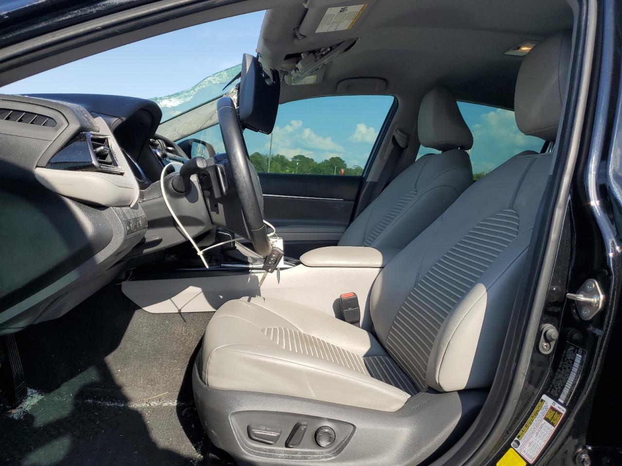 2020 Toyota Camry Se - Image 7