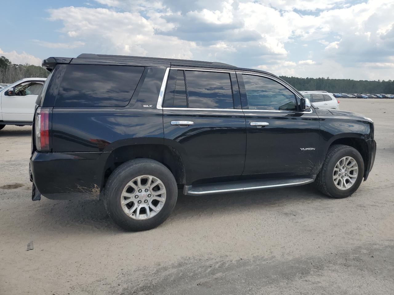 2017 GMC Yukon Slt - Image 3